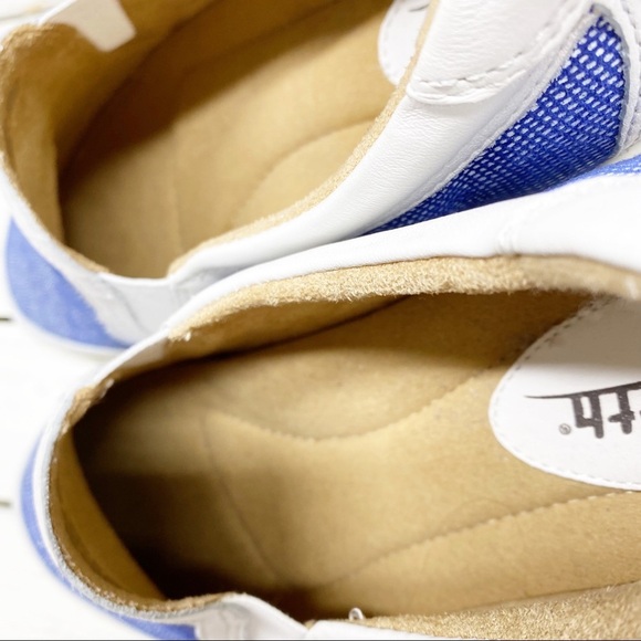 NEW Earth Currant Saphire Blue Wave Slip On Sneakers 9.5 - Picture 7 of 11